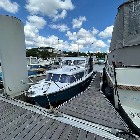 Bateau Albacore Botel